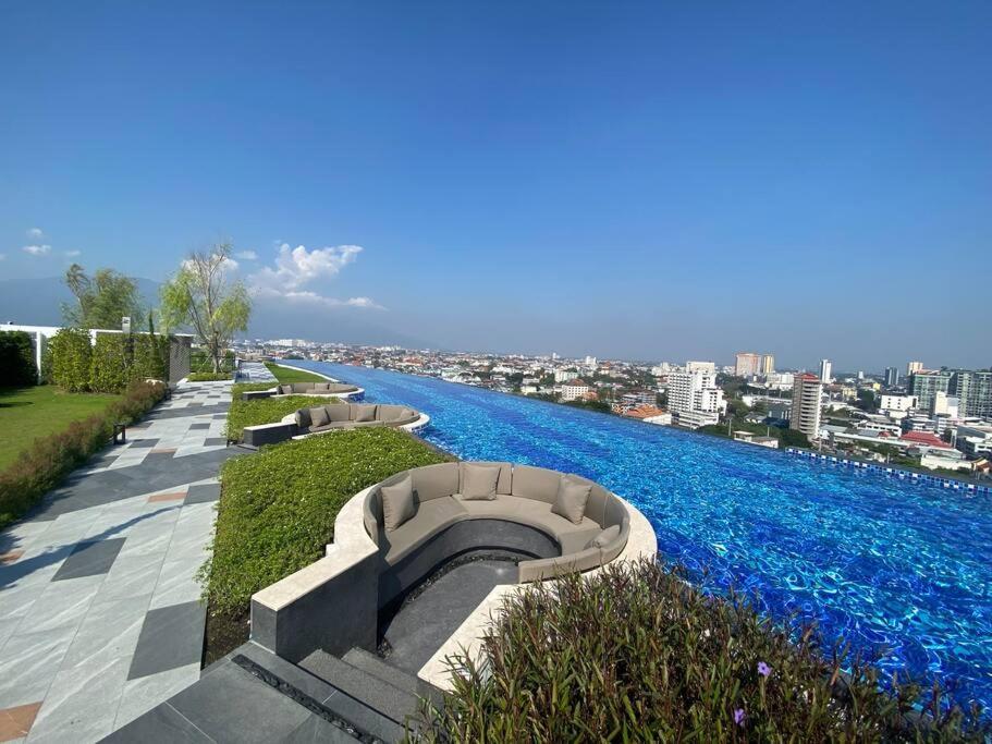 New & Cozy 2 Bedroom @ The Astra Sky River Chiang Mai Eksteriør bilde
